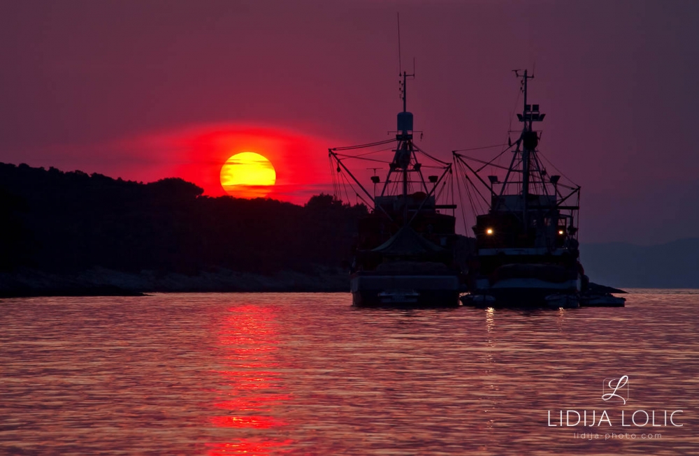 Briefing before fishing